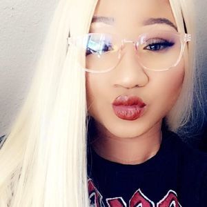 Meet your Posher, Mikea